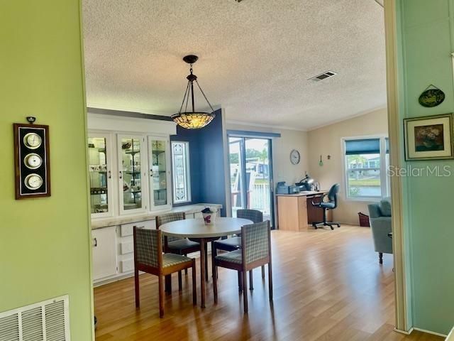 Active With Contract: $198,500 (2 beds, 2 baths, 1508 Square Feet)