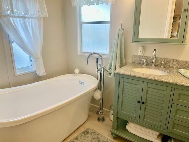 Active With Contract: $198,500 (2 beds, 2 baths, 1508 Square Feet)