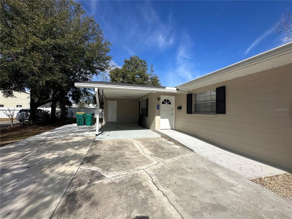 最近售出: $27,000 (0 贝兹, 0 浴室, 860 平方英尺)