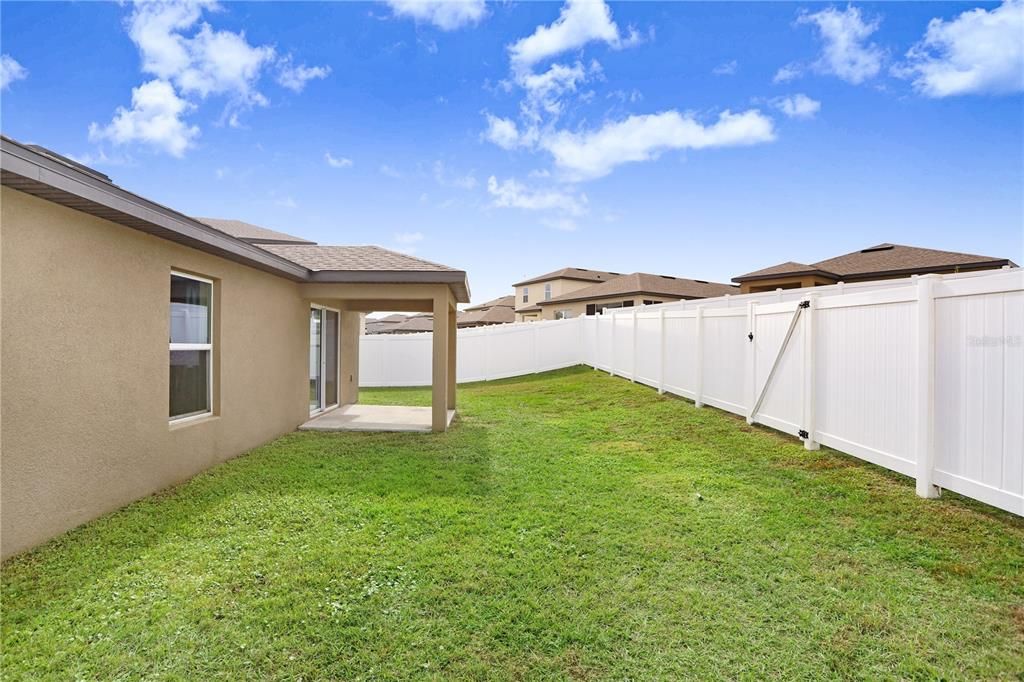 Active With Contract: $265,000 (3 beds, 2 baths, 1596 Square Feet)