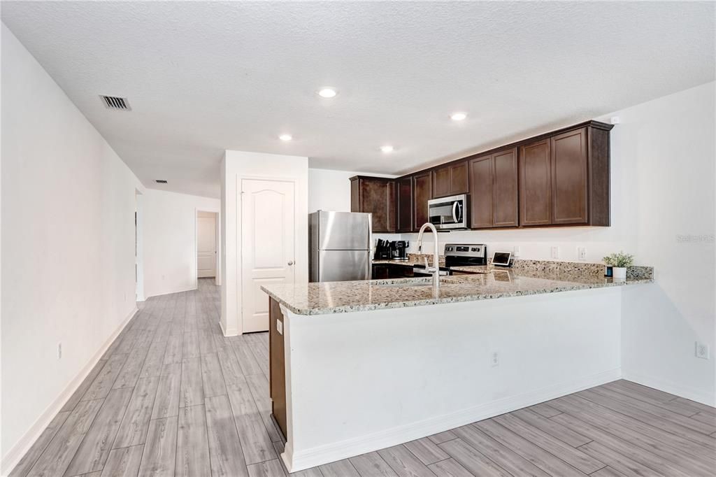 Active With Contract: $265,000 (3 beds, 2 baths, 1596 Square Feet)