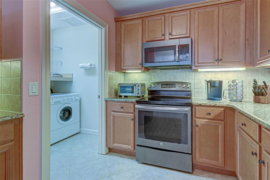 For Sale: $260,000 (3 beds, 2 baths, 1729 Square Feet)