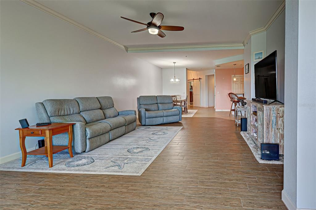 For Sale: $260,000 (3 beds, 2 baths, 1729 Square Feet)