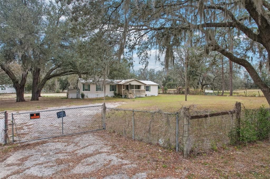 Vendido Recientemente: $529,000 (12 camas, 8 baños, 5059 Pies cuadrados)