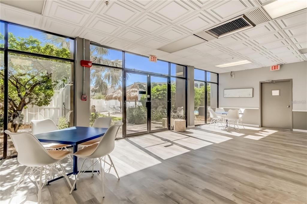 Active With Contract: $289,000 (1 beds, 1 baths, 760 Square Feet)