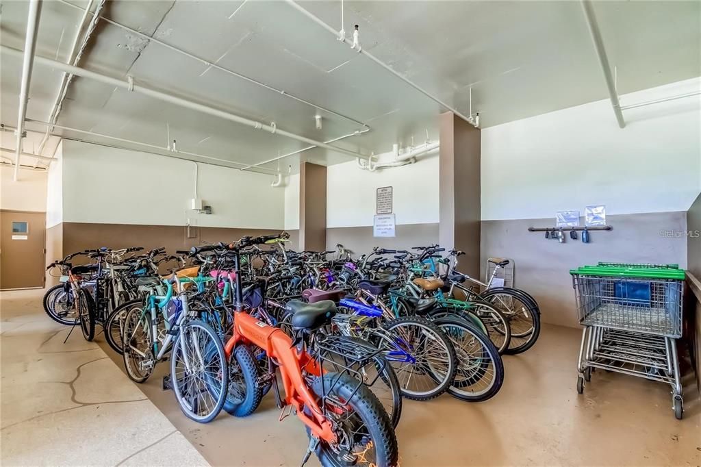 Active With Contract: $289,000 (1 beds, 1 baths, 760 Square Feet)