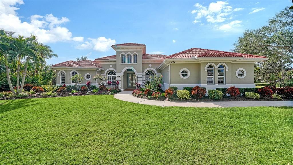 Vendido Recientemente: $1,750,000 (4 camas, 3 baños, 3983 Pies cuadrados)