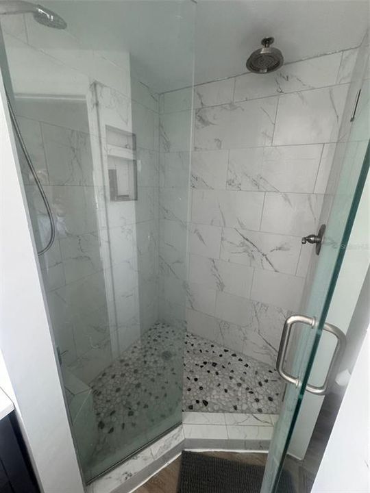 合同活跃: $149,900 (2 贝兹, 2 浴室, 960 平方英尺)