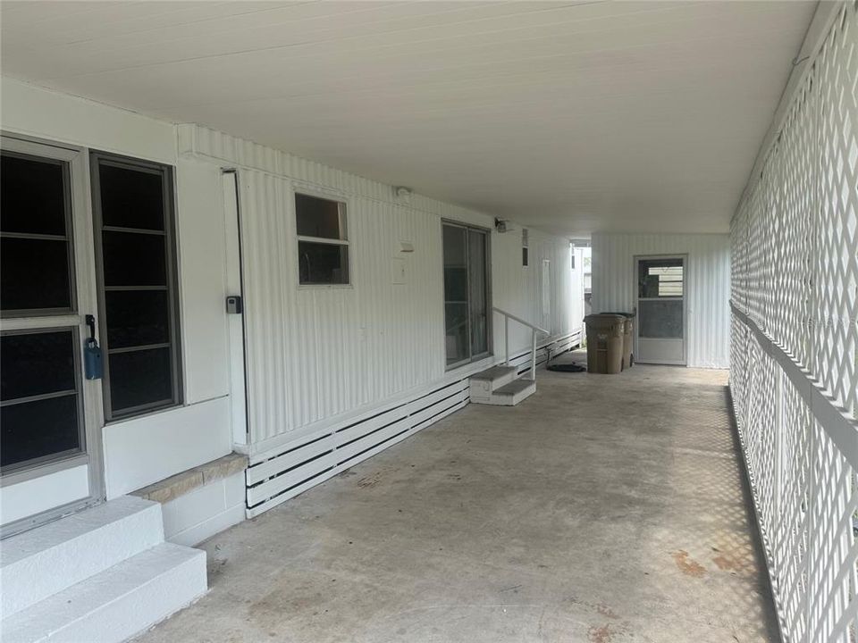 合同活跃: $149,900 (2 贝兹, 2 浴室, 960 平方英尺)