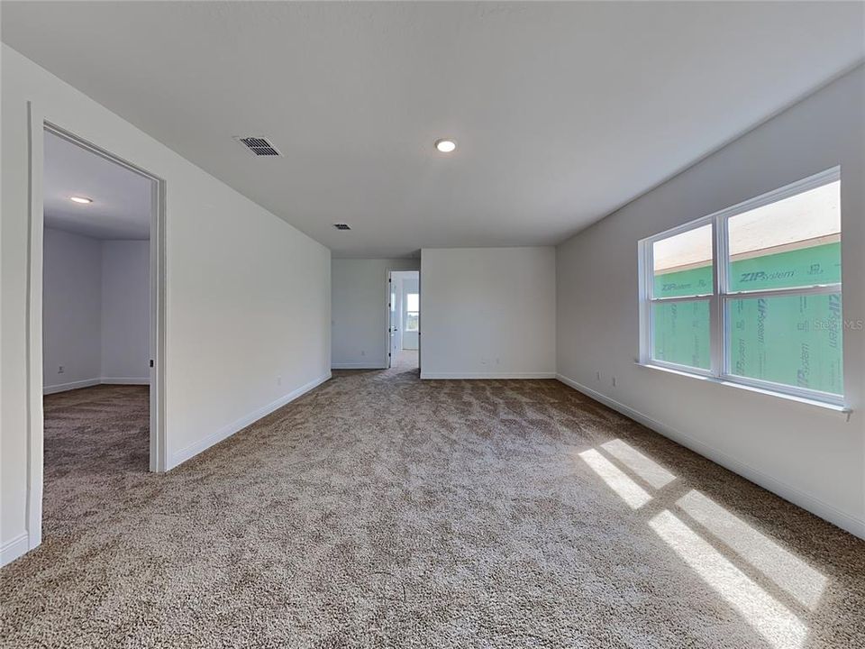 出租: $4,300 (5 贝兹, 3 浴室, 3200 平方英尺)