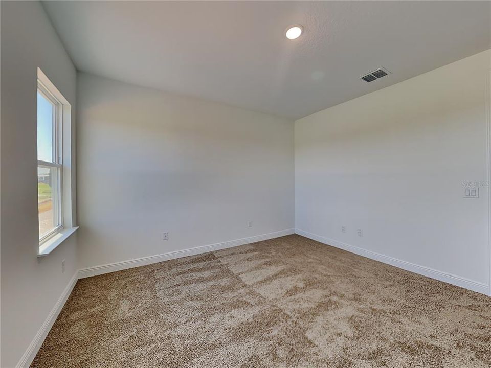 出租: $4,300 (5 贝兹, 3 浴室, 3200 平方英尺)