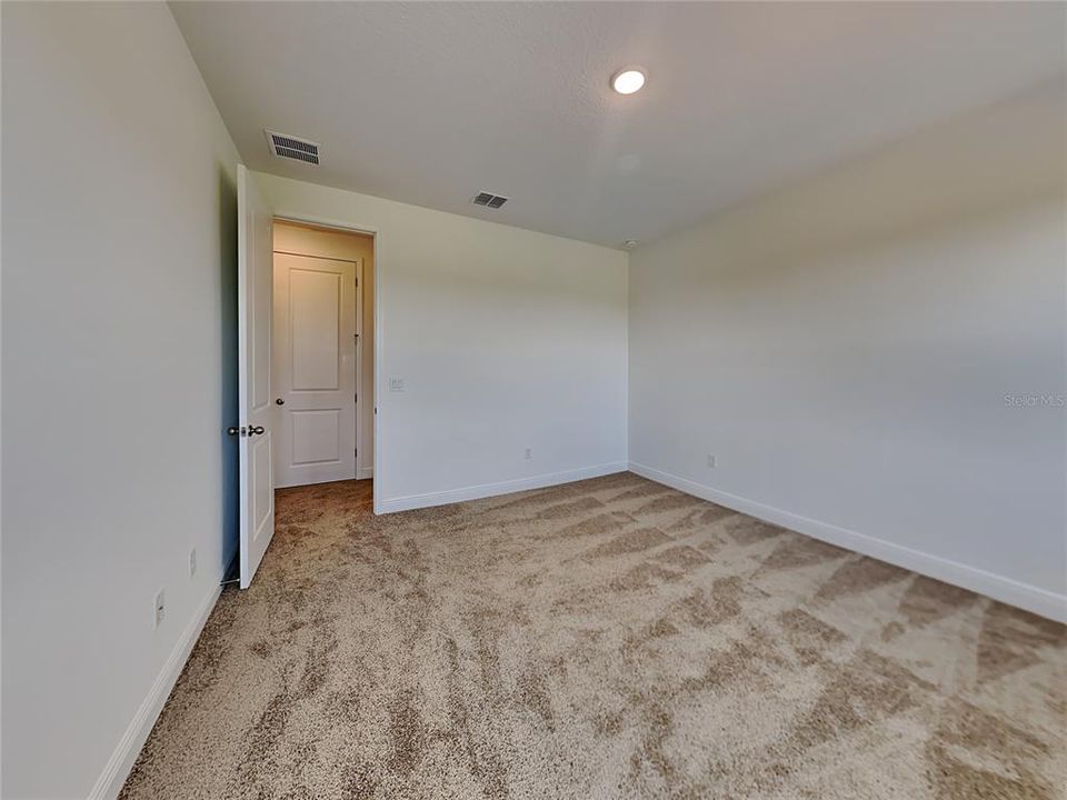 出租: $4,300 (5 贝兹, 3 浴室, 3200 平方英尺)