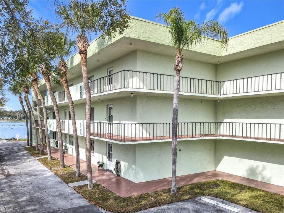 Под контрактом: $150,000 (2 спален, 2 ванн, 1120 Квадратных фут)