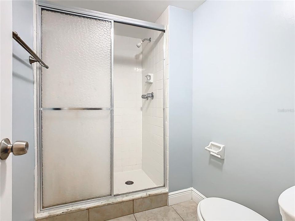 Под контрактом: $150,000 (2 спален, 2 ванн, 1120 Квадратных фут)