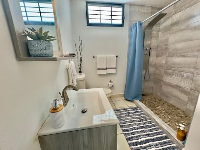 出租: $4,500 (2 贝兹, 2 浴室, 1012 平方英尺)