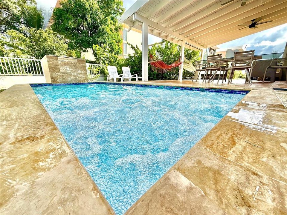 出租: $4,500 (2 贝兹, 2 浴室, 1012 平方英尺)