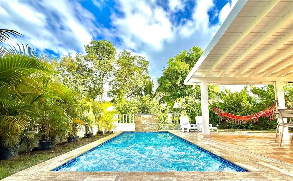 出租: $4,500 (2 贝兹, 2 浴室, 1012 平方英尺)