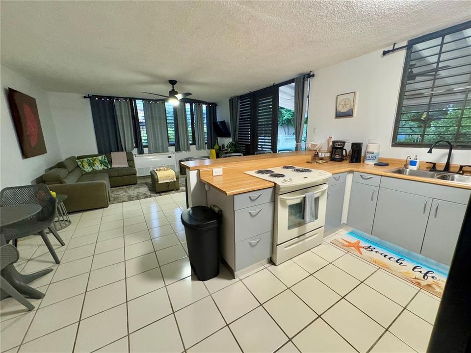 出租: $4,500 (2 贝兹, 2 浴室, 1012 平方英尺)