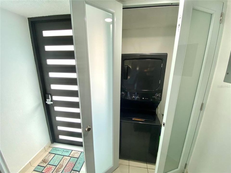 出租: $4,500 (2 贝兹, 2 浴室, 1012 平方英尺)