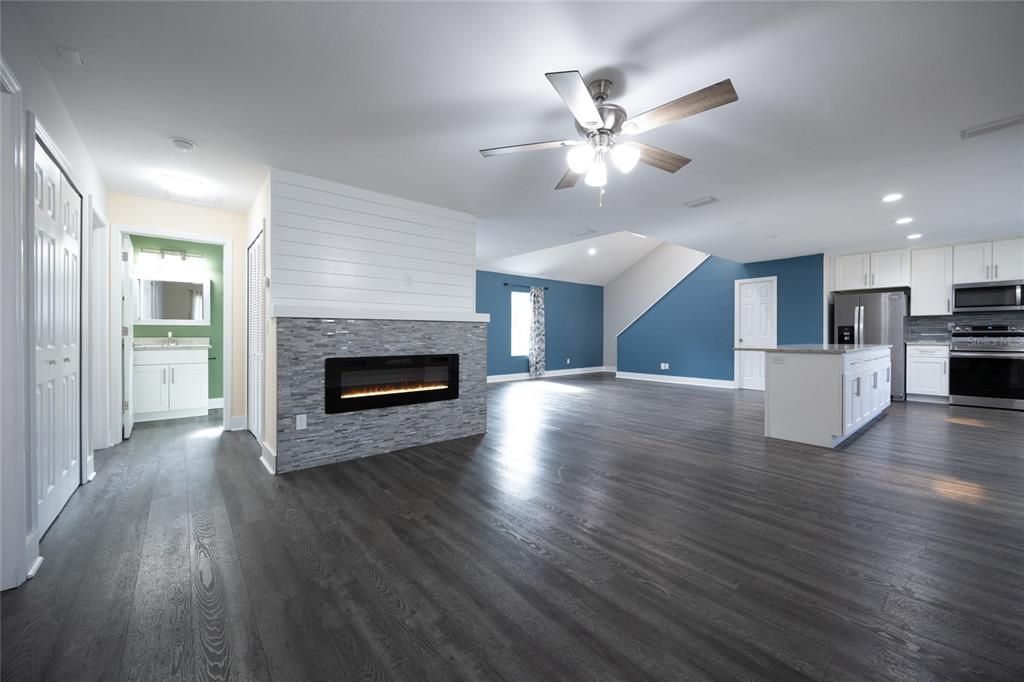 Recently Sold: $295,000 (3 beds, 2 baths, 1450 Square Feet)