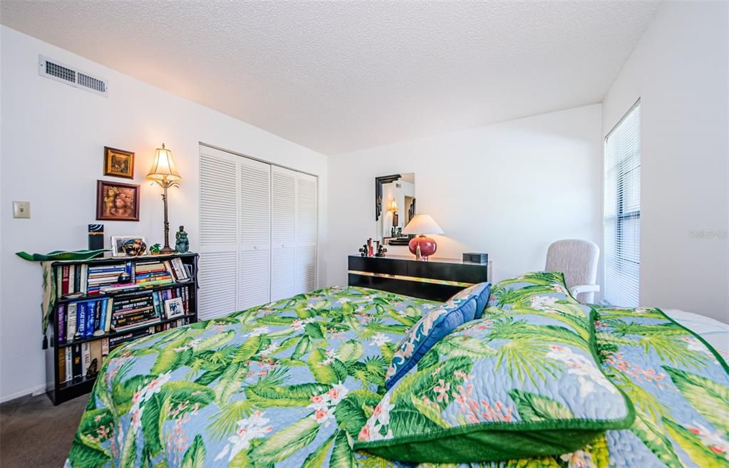 Activo con contrato: $179,999 (2 camas, 2 baños, 1050 Pies cuadrados)