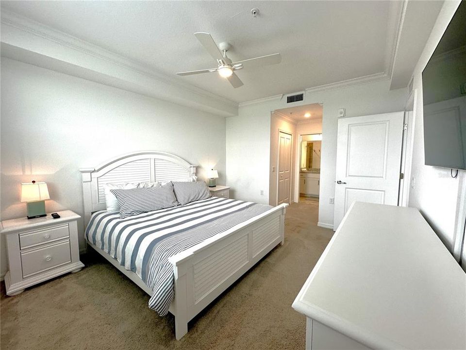 For Rent: $3,500 (2 beds, 2 baths, 1239 Square Feet)