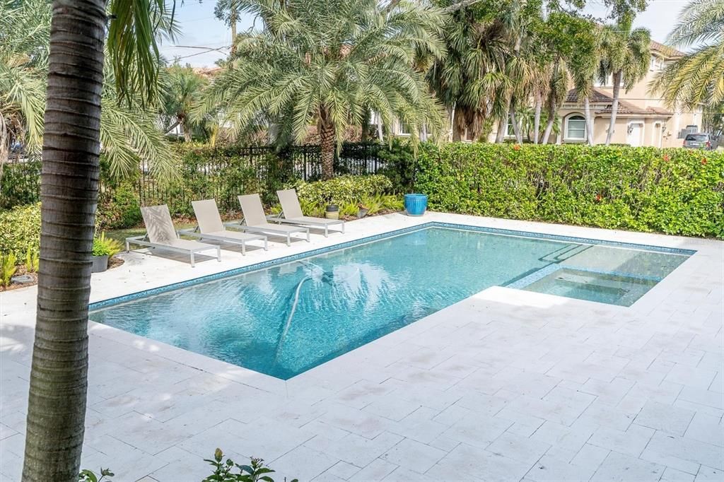 Activo con contrato: $3,495,000 (5 camas, 6 baños, 4787 Pies cuadrados)