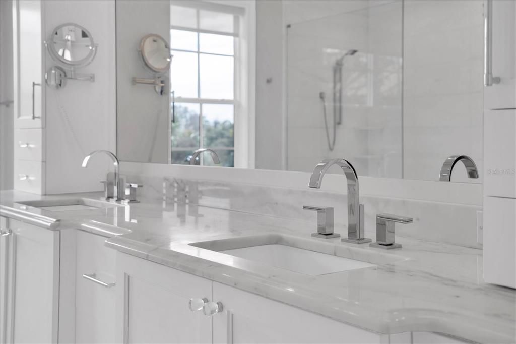 Activo con contrato: $3,495,000 (5 camas, 6 baños, 4787 Pies cuadrados)