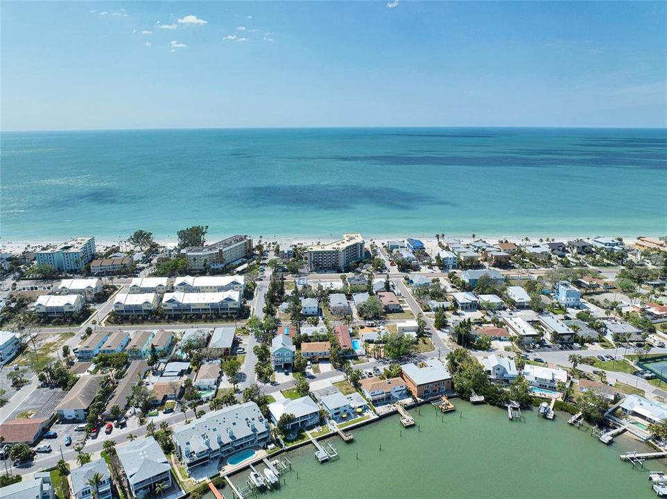 En Venta: $2,000,000 (6 camas, 0 baños, 2464 Pies cuadrados)