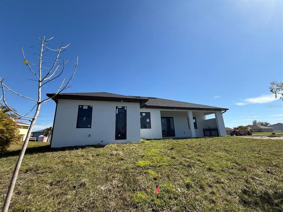 Activo con contrato: $339,900 (4 camas, 3 baños, 1735 Pies cuadrados)