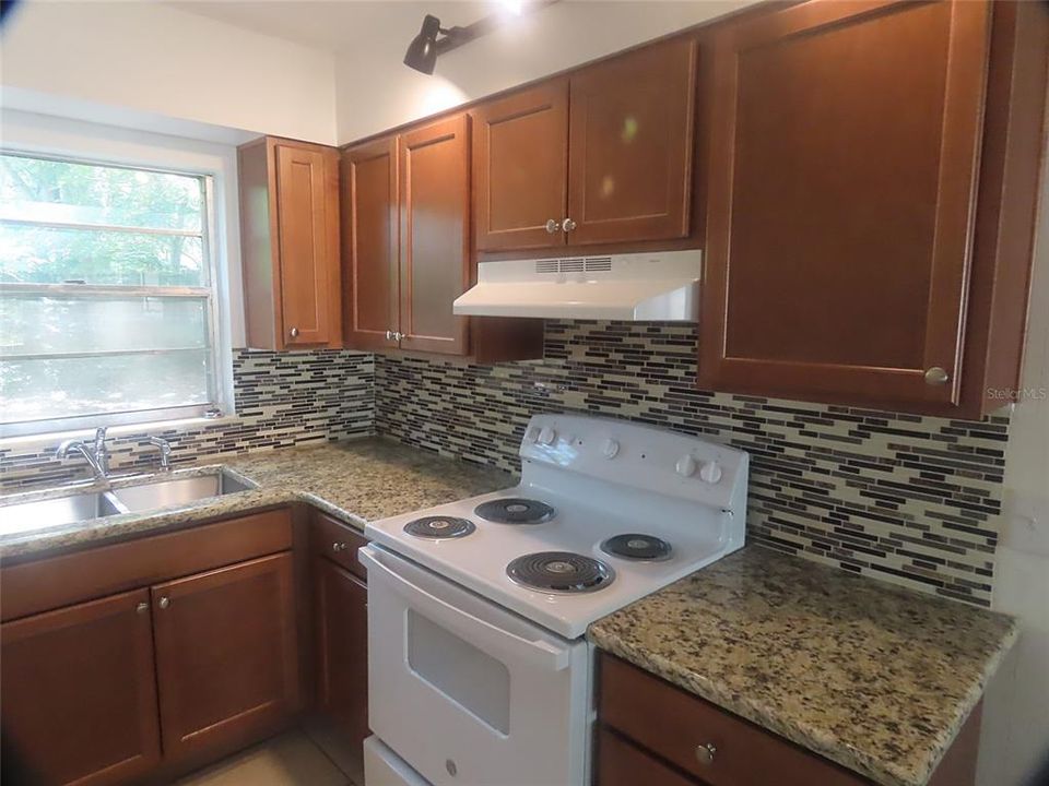 На продажу: $975,000 (12 спален, 0 ванн, 4500 Квадратных фут)