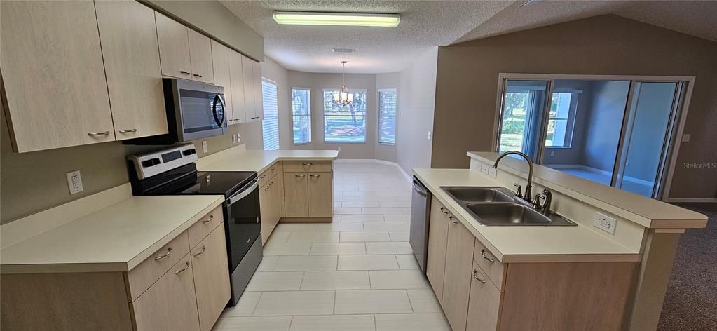 待售: $284,900 (3 贝兹, 2 浴室, 1909 平方英尺)