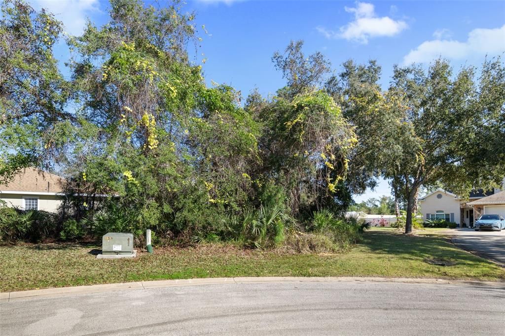 For Sale: $80,000 (0.17 acres)