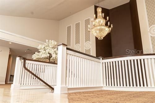 Под контрактом: $464,999 (3 спален, 2 ванн, 1887 Квадратных фут)