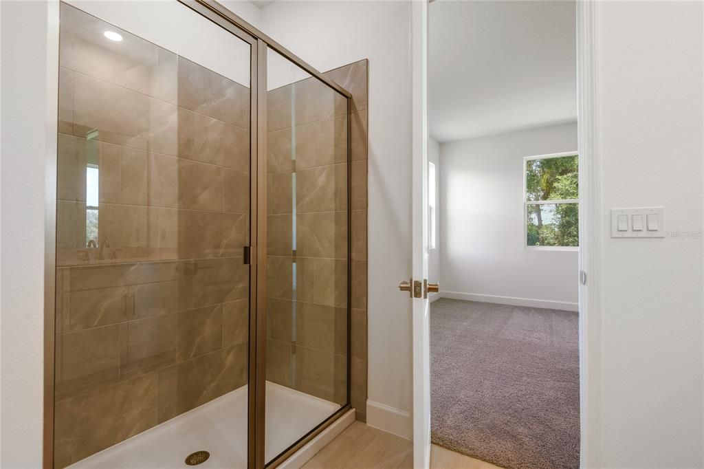 Под контрактом: $464,999 (3 спален, 2 ванн, 1887 Квадратных фут)