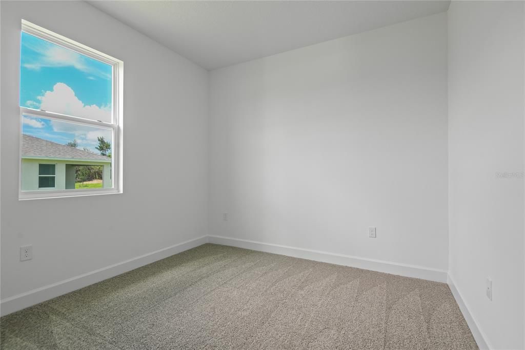 Под контрактом: $464,999 (3 спален, 2 ванн, 1887 Квадратных фут)