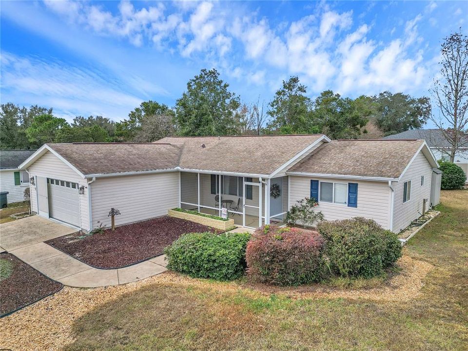 Recently Rented: $2,395 (2 beds, 2 baths, 1296 Square Feet)