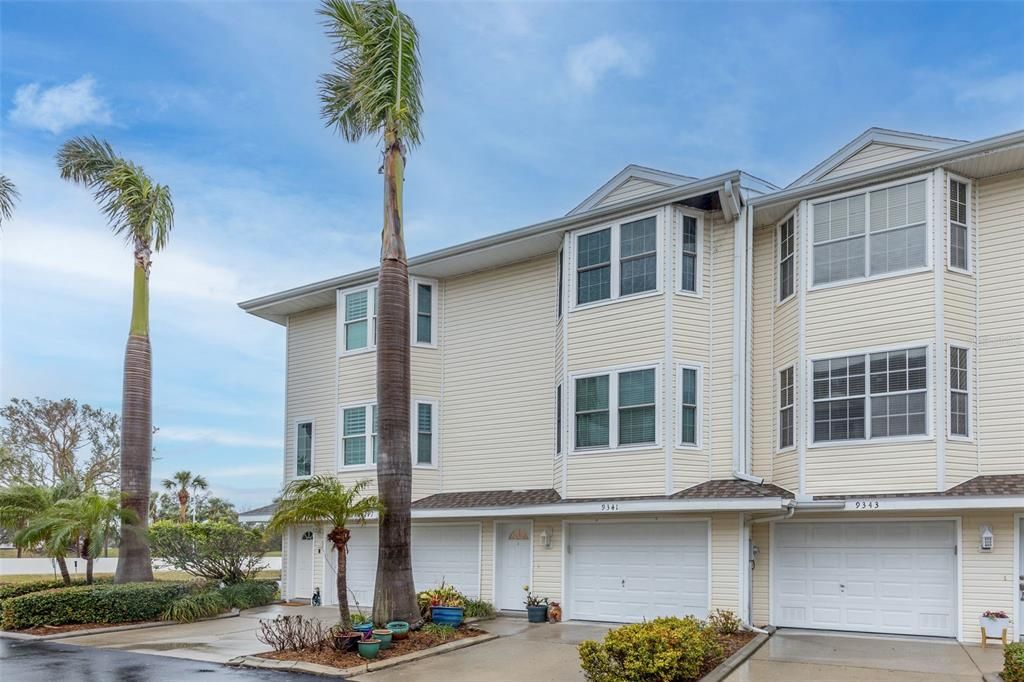 待售: $695,000 (3 贝兹, 3 浴室, 2050 平方英尺)