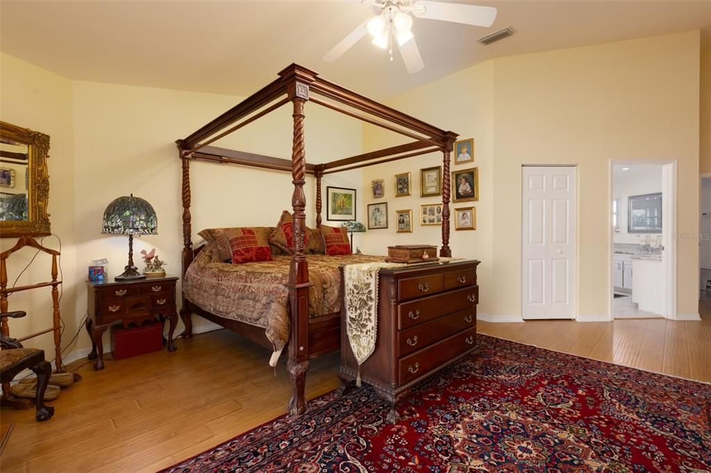 待售: $695,000 (3 贝兹, 3 浴室, 2050 平方英尺)