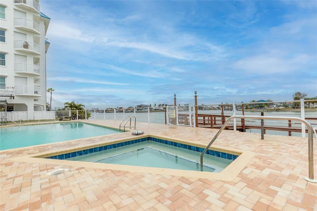 待售: $695,000 (3 贝兹, 3 浴室, 2050 平方英尺)