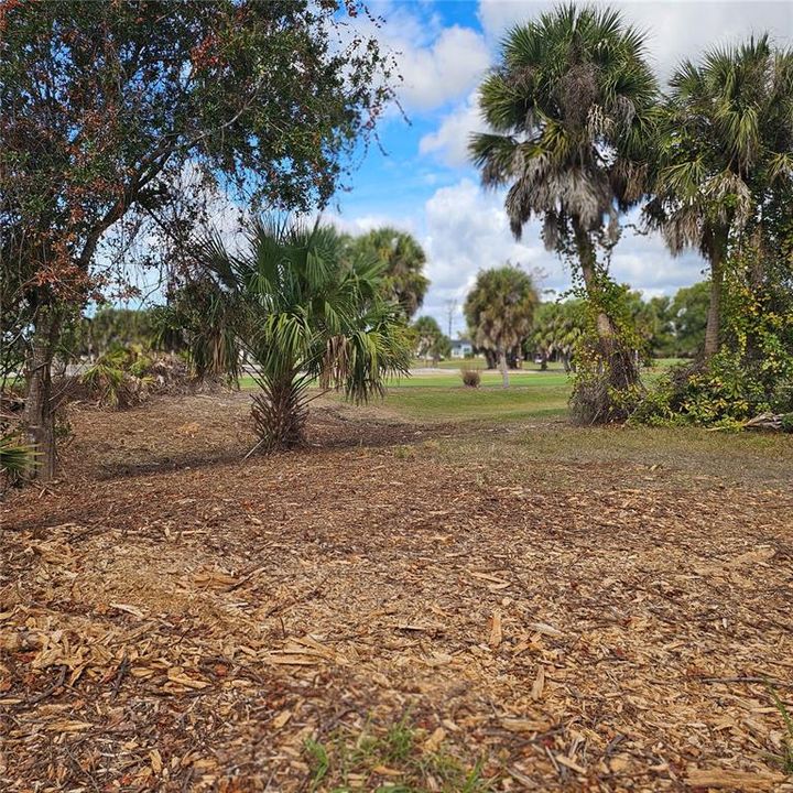 На продажу: $154,500 (0.43 acres)