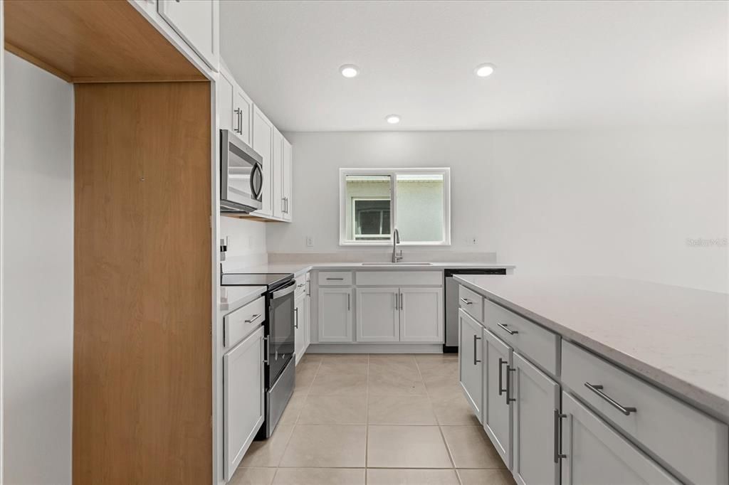 Active With Contract: $304,724 (4 beds, 2 baths, 1707 Square Feet)