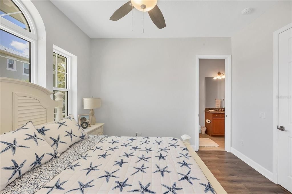 待售: $489,000 (4 贝兹, 3 浴室, 2296 平方英尺)