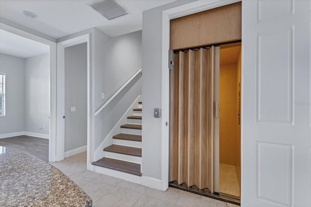 待售: $489,000 (4 贝兹, 3 浴室, 2296 平方英尺)