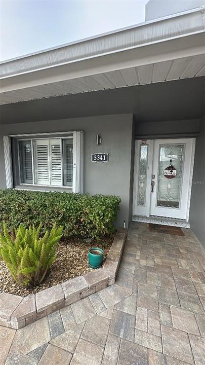 Vendido Recientemente: $1,000,000 (2 camas, 3 baños, 2093 Pies cuadrados)