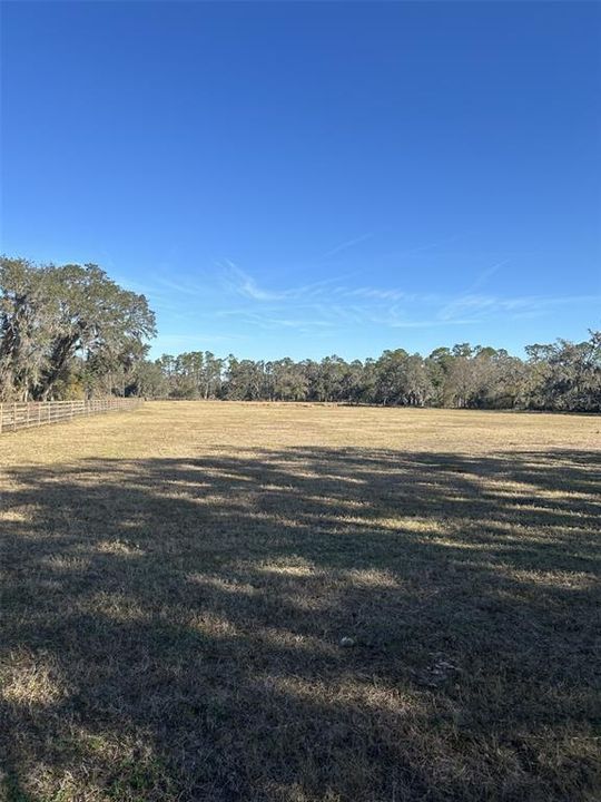 待售: $385,000 (5.18 acres)