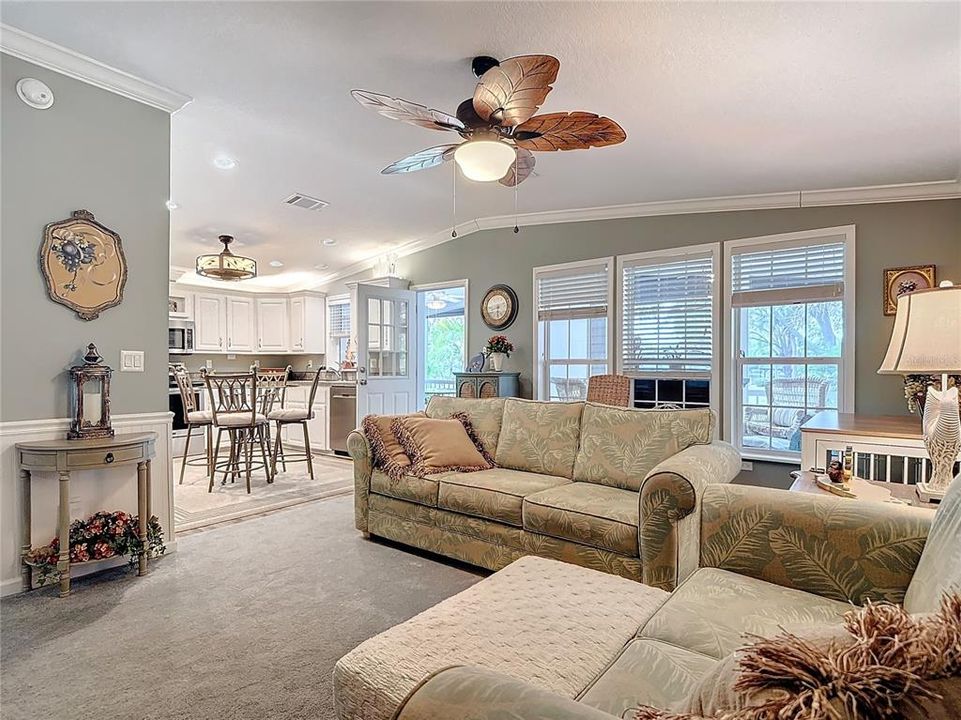 待售: $399,000 (2 贝兹, 2 浴室, 1047 平方英尺)