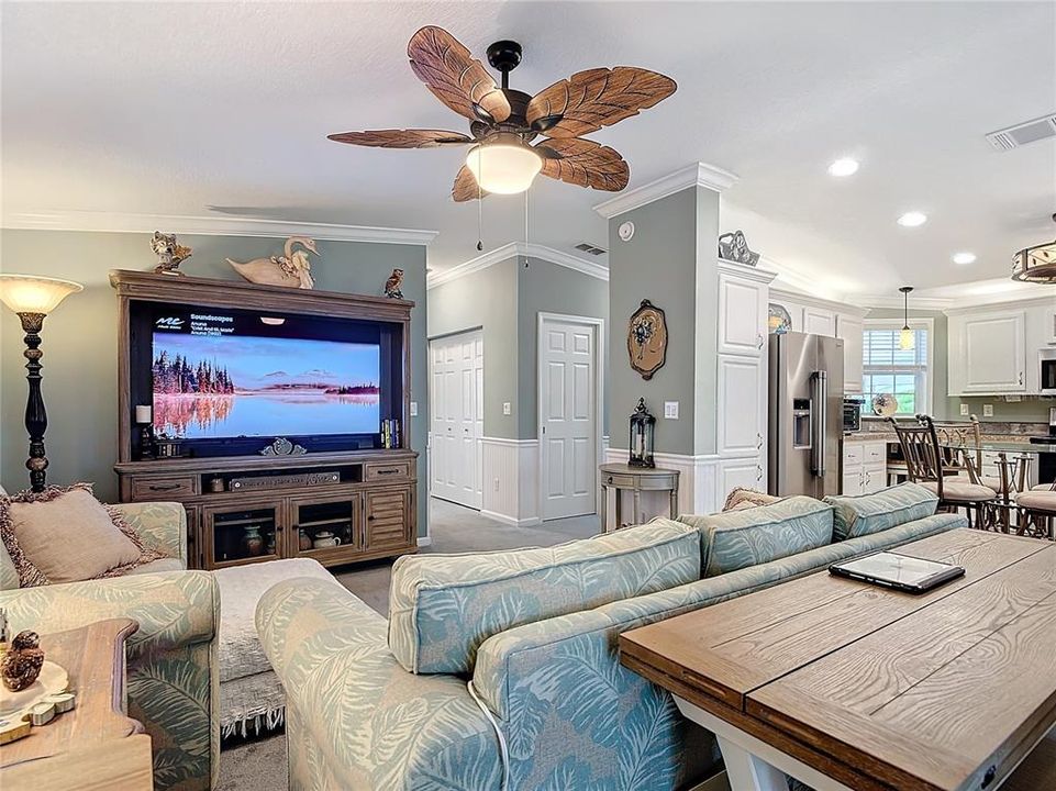 待售: $399,000 (2 贝兹, 2 浴室, 1047 平方英尺)