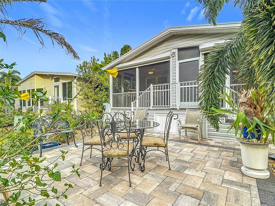 待售: $399,000 (2 贝兹, 2 浴室, 1047 平方英尺)