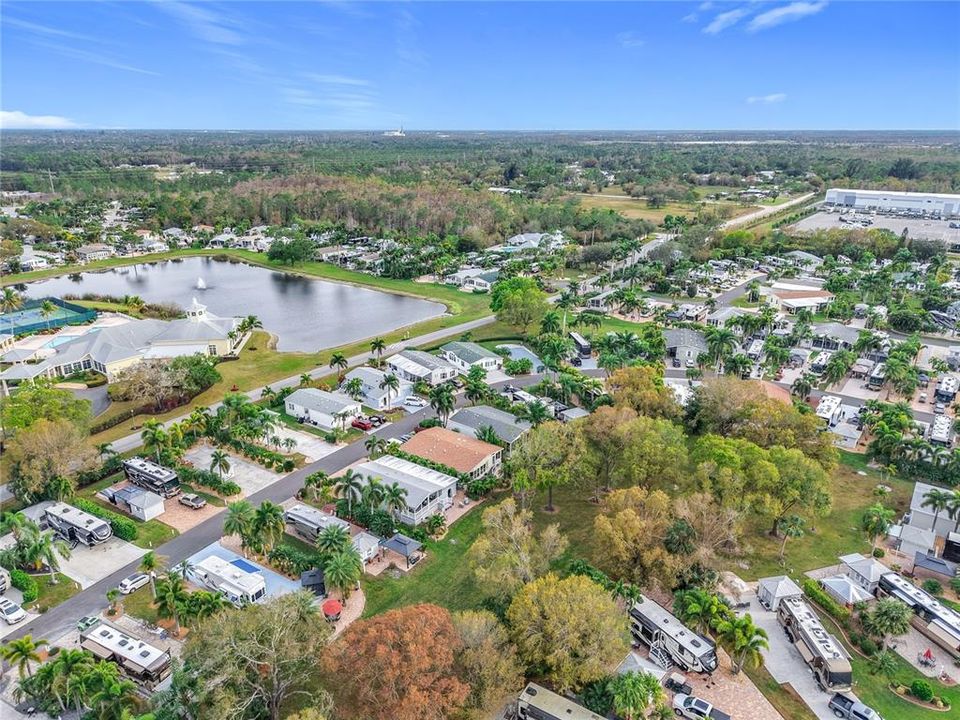 待售: $399,000 (2 贝兹, 2 浴室, 1047 平方英尺)